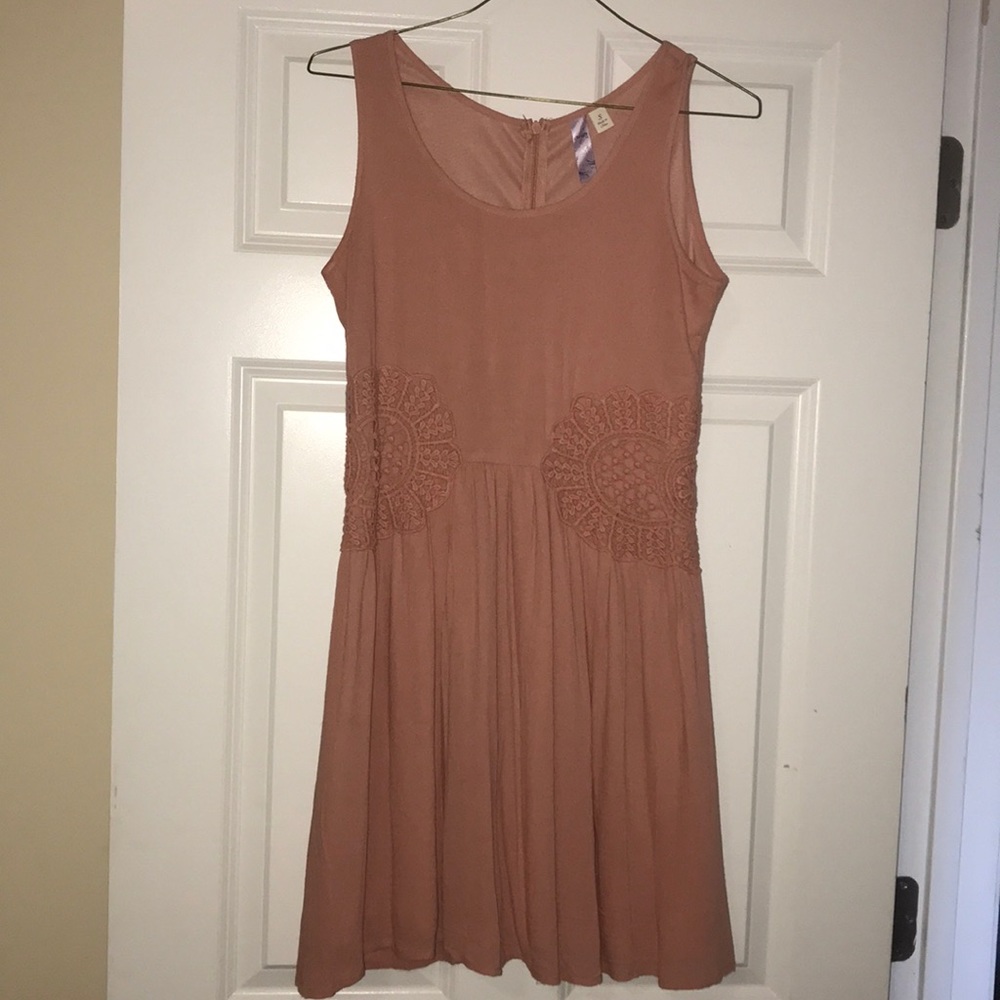 Adorable blush pink dress-small